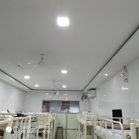 Star Dormitory Мумбай Екстериор снимка