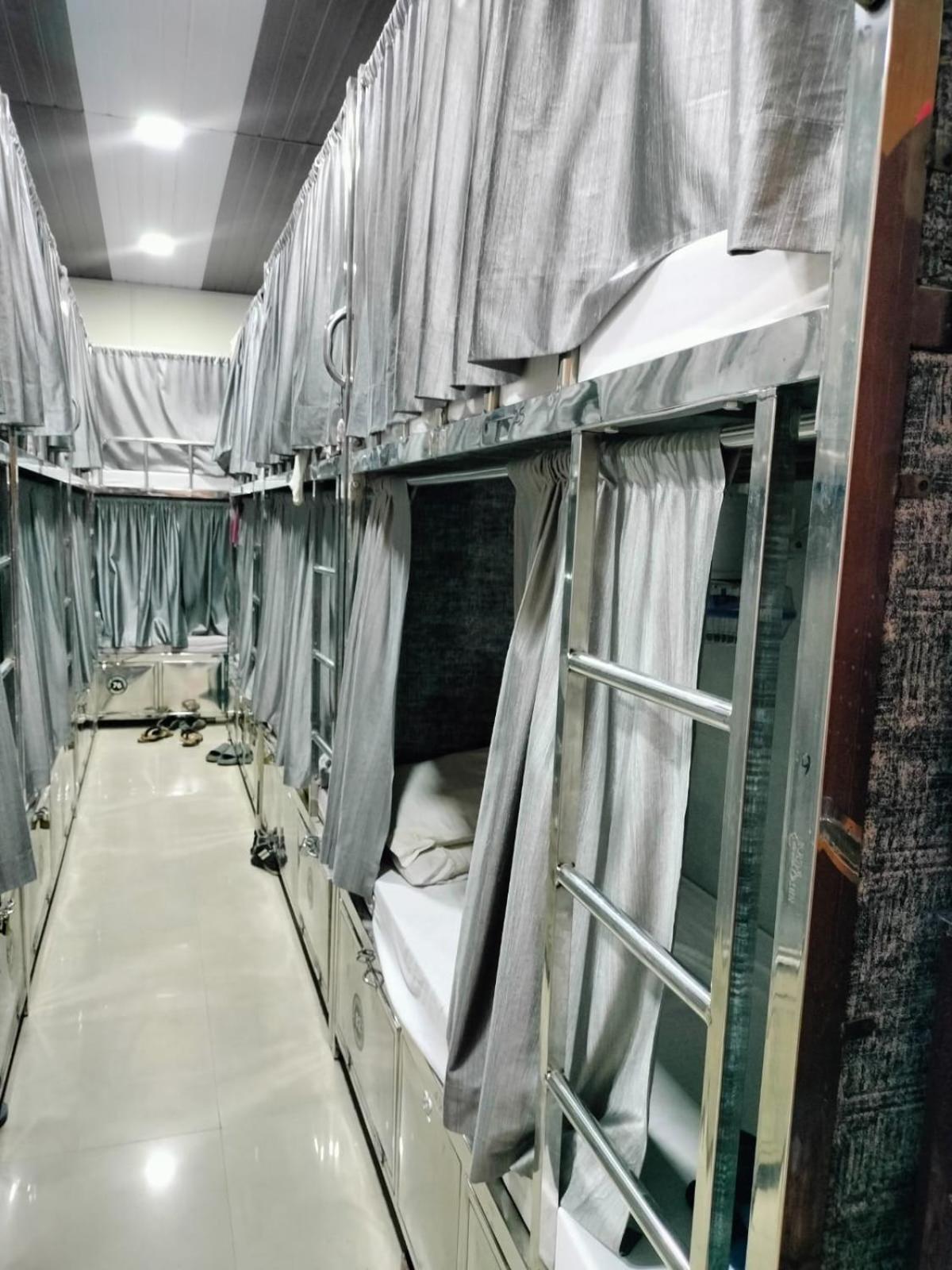 Star Dormitory Мумбай Екстериор снимка