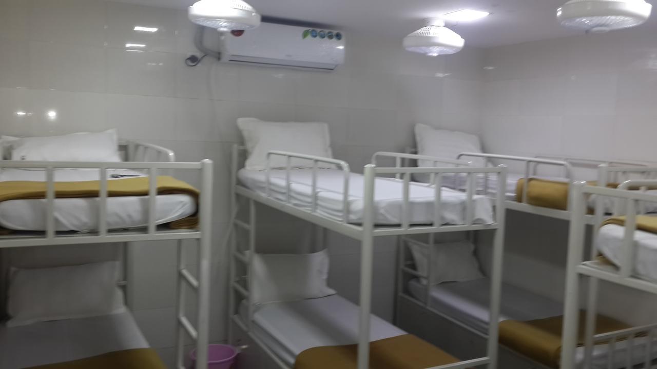 Star Dormitory Мумбай Екстериор снимка