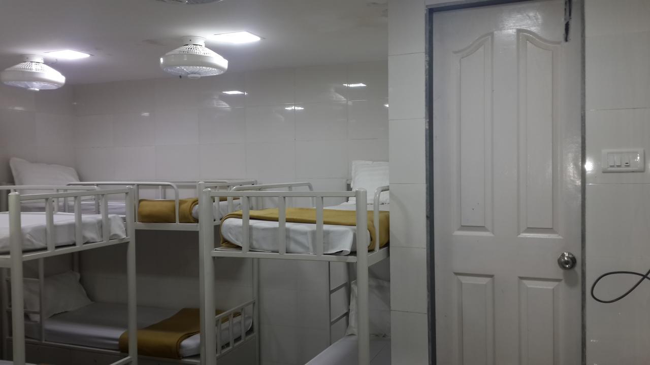 Star Dormitory Мумбай Екстериор снимка