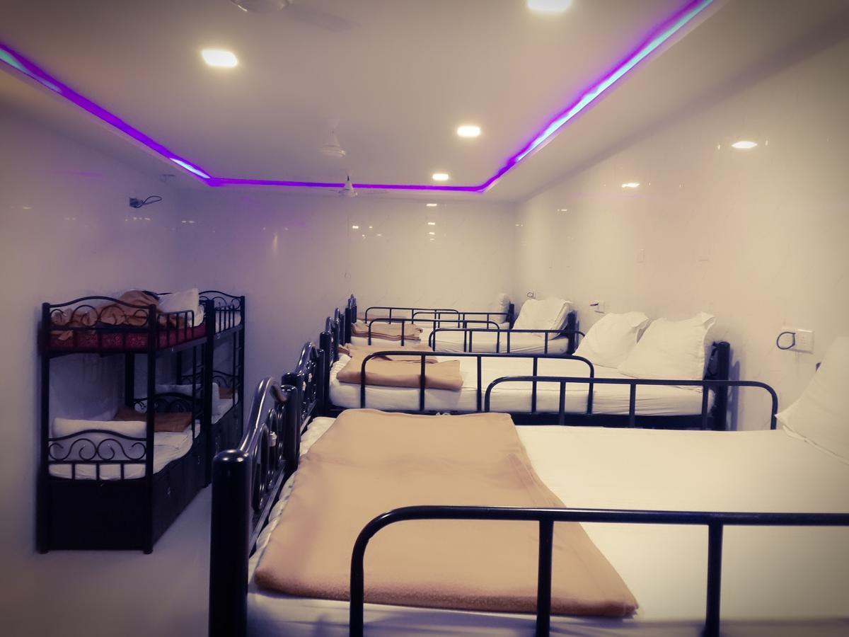 Star Dormitory Мумбай Екстериор снимка