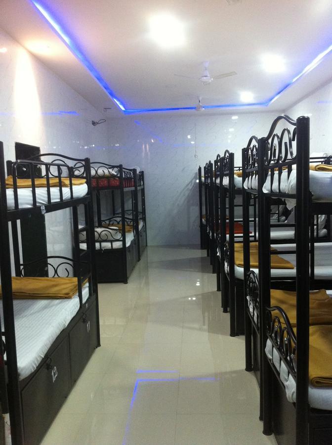 Star Dormitory Мумбай Екстериор снимка