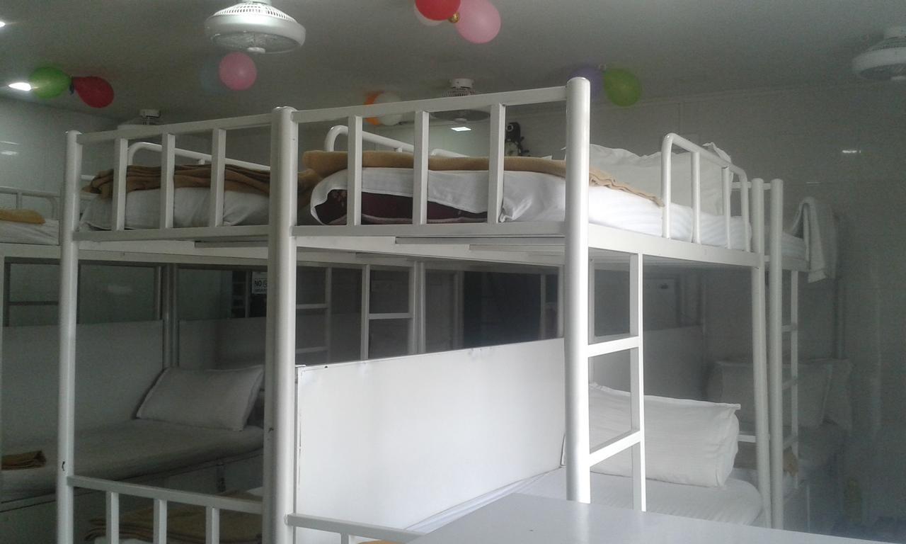 Star Dormitory Мумбай Екстериор снимка