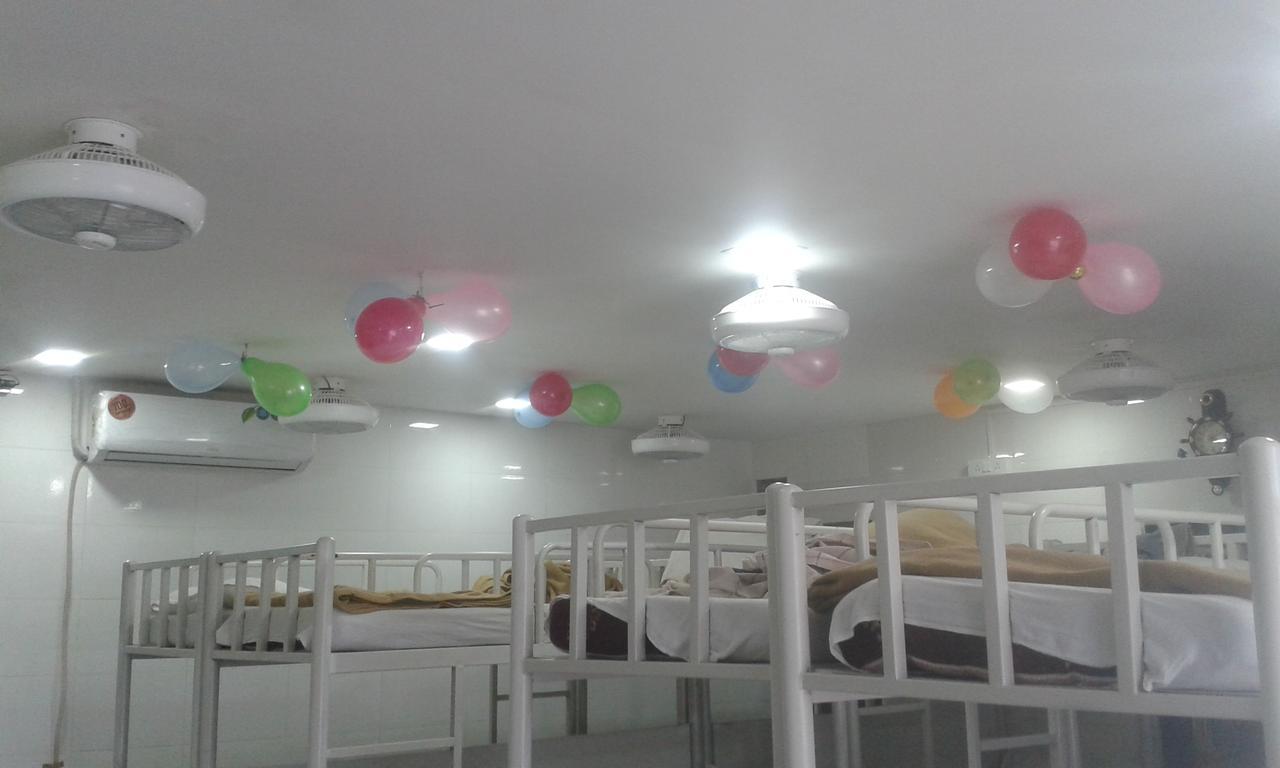 Star Dormitory Мумбай Екстериор снимка