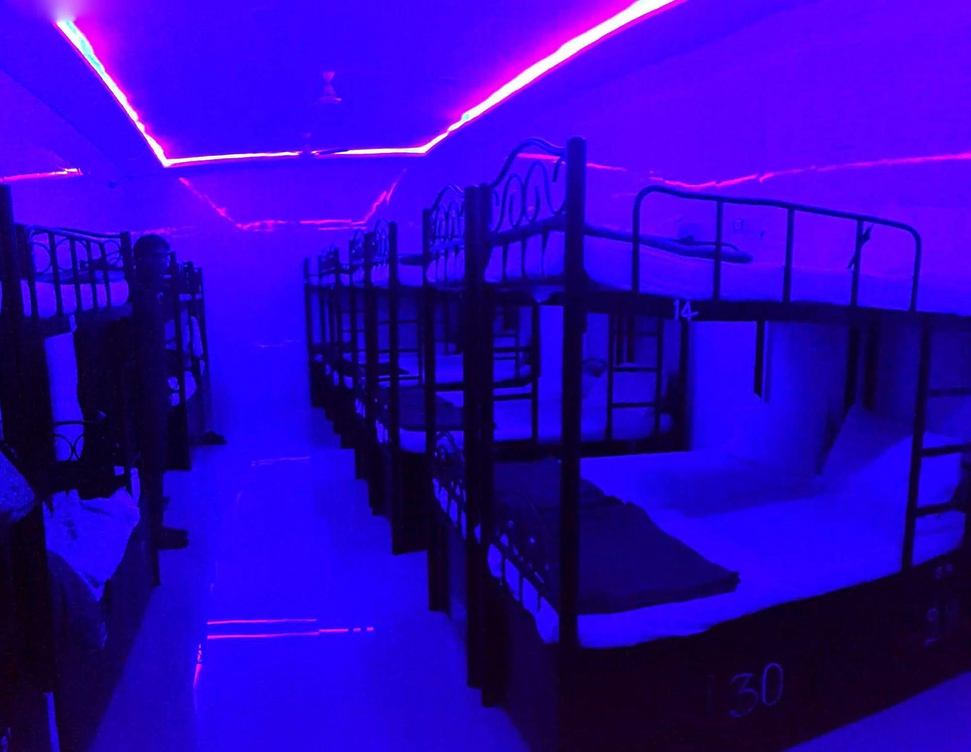 Star Dormitory Мумбай Екстериор снимка