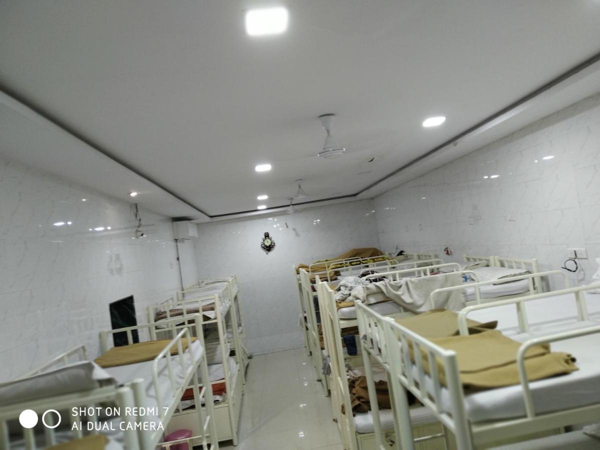 Star Dormitory Мумбай Екстериор снимка