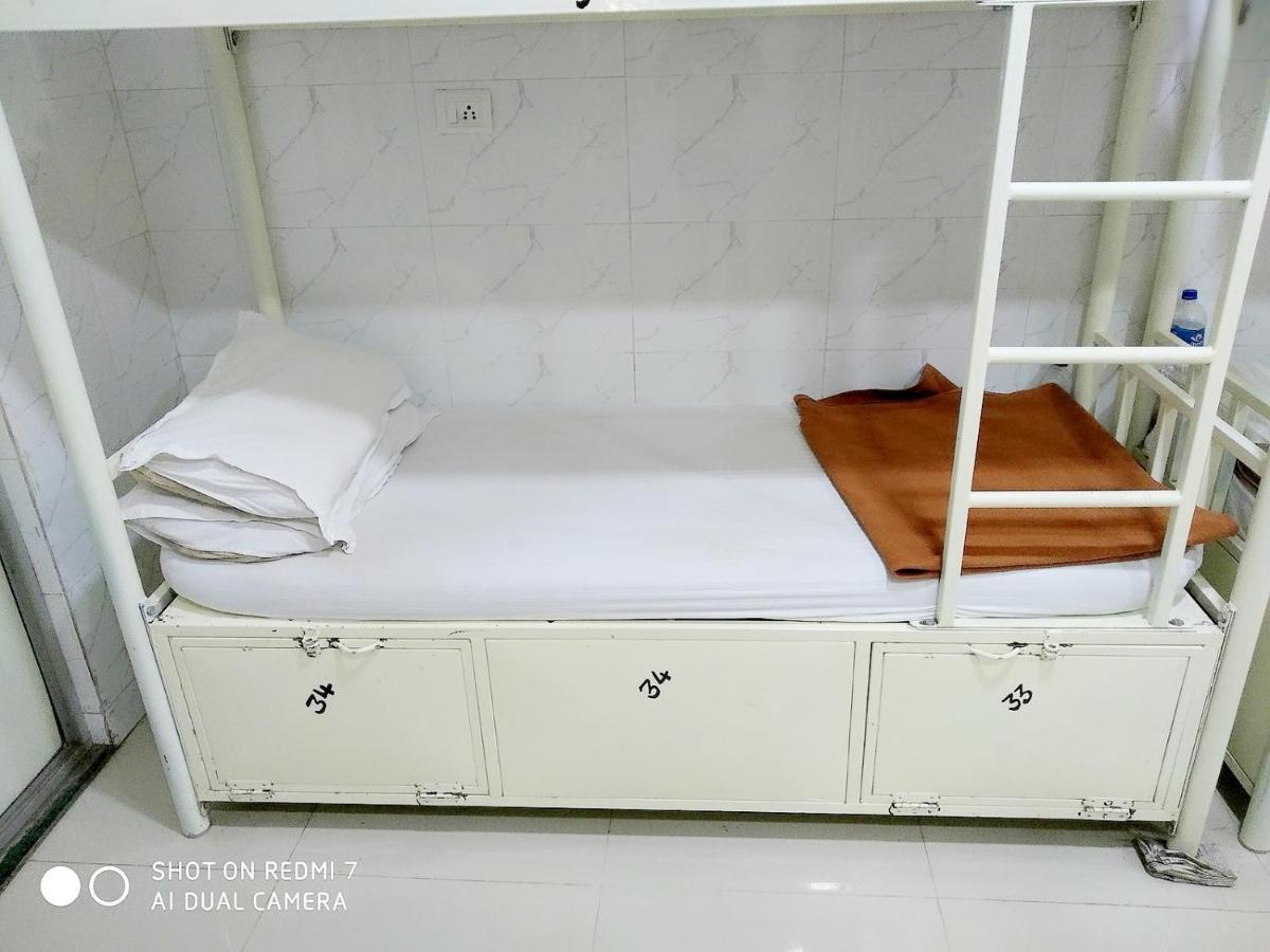 Star Dormitory Мумбай Екстериор снимка