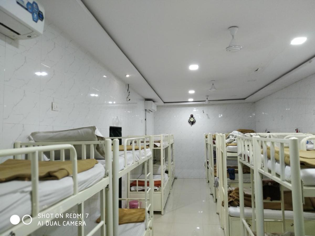 Star Dormitory Мумбай Екстериор снимка