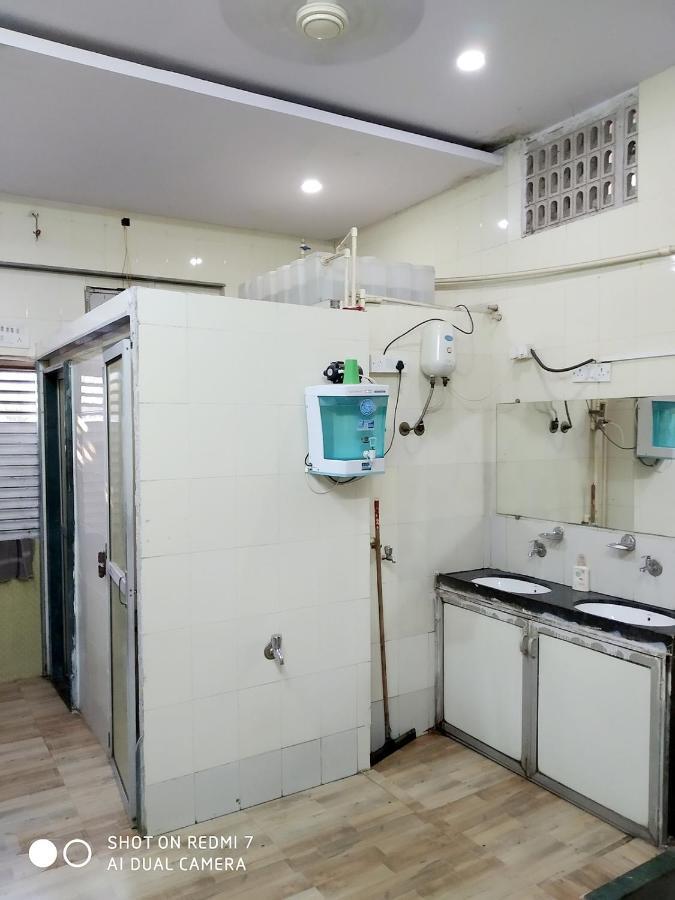 Star Dormitory Мумбай Екстериор снимка