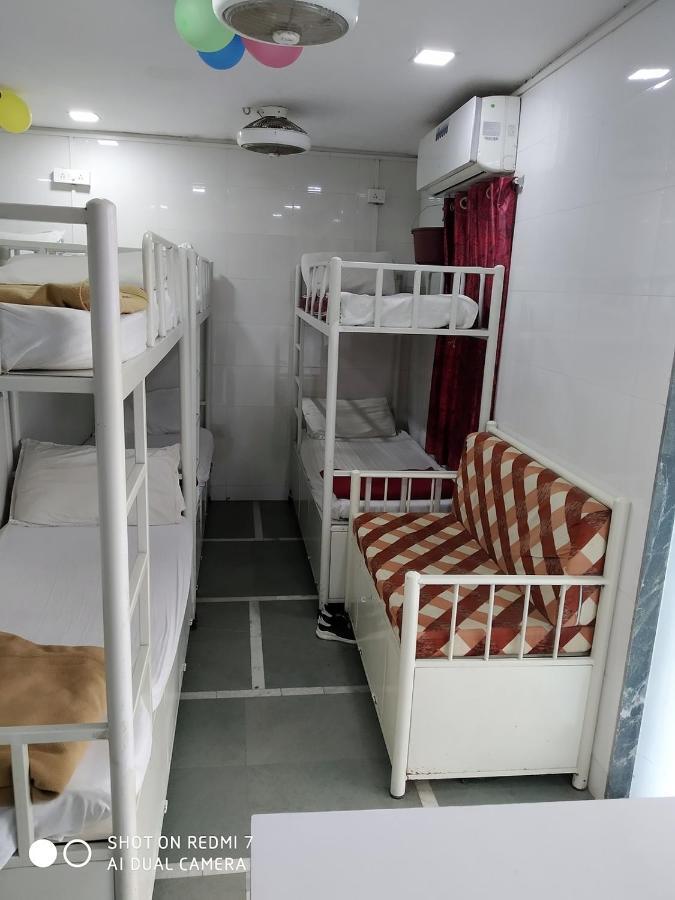 Star Dormitory Мумбай Екстериор снимка
