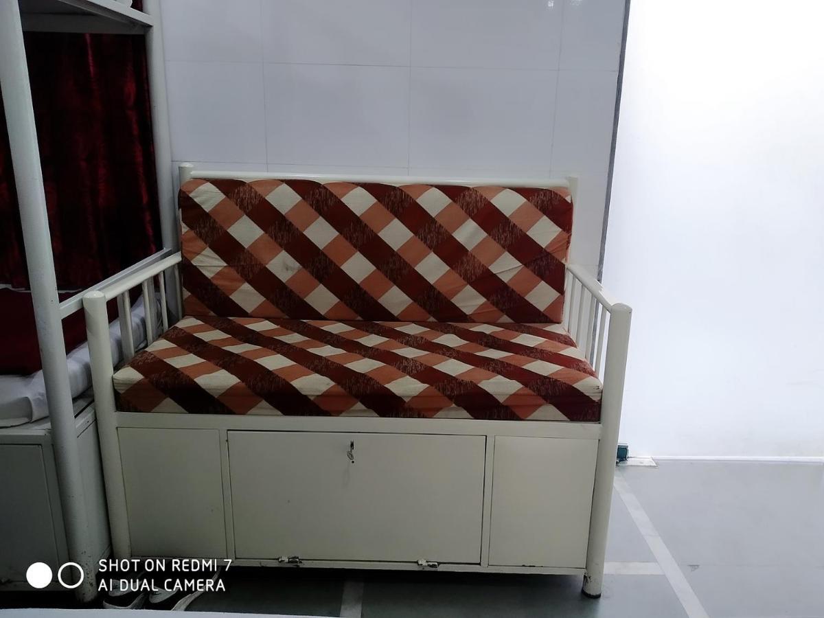 Star Dormitory Мумбай Екстериор снимка